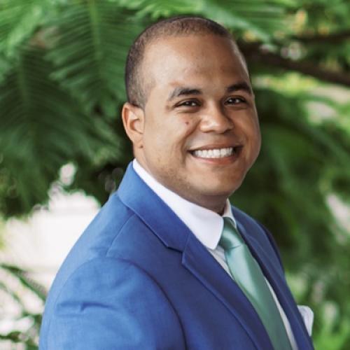 Dr. Yefri Baez headshot